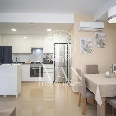 Casa Aurora Ivan Luxury Homes 3ªplta Norte 1ªlinea